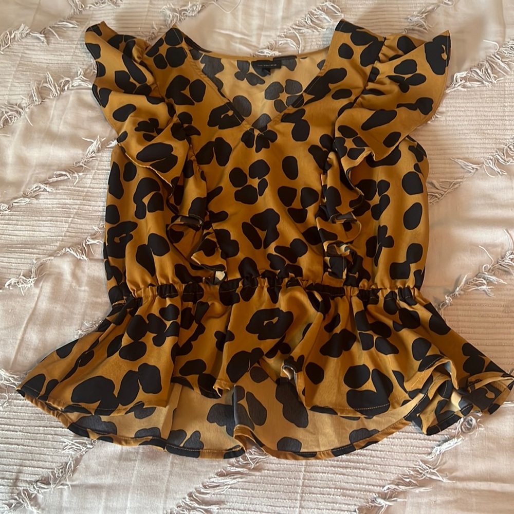 Animal print, sleeveless, size medium blouse.